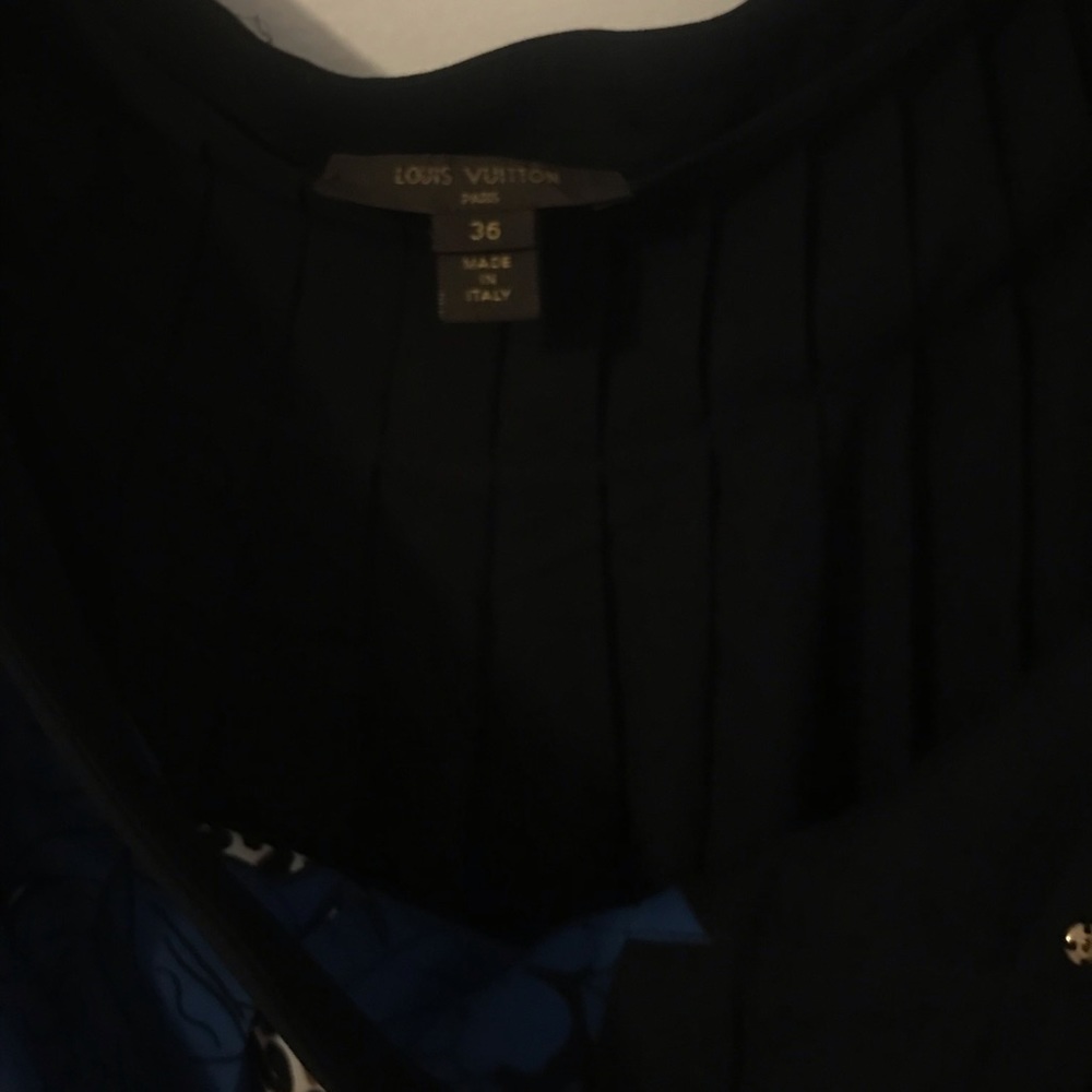 Louis Vuitton Mini - Picture 2 of 6